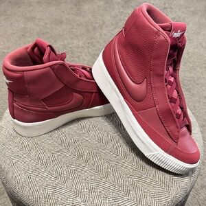 Nike Blazer Mid Victory Women's Red High-Top Sneakers